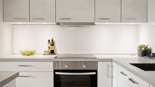 Belysning over kjøkkenbenk