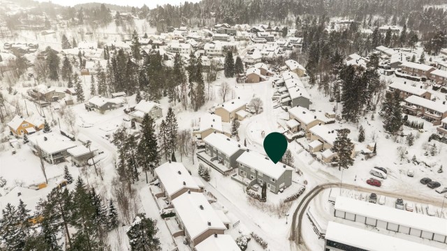 Konnerud har en rekke fritids- og sportstilbud med blant annet idrettsanlegg og flotte turterreng innover marka