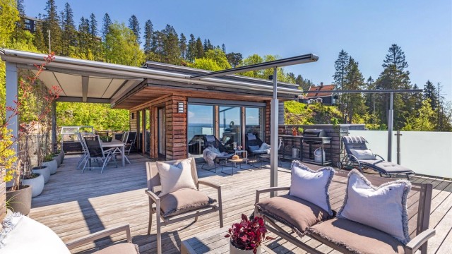 Velkommen til Jerpefaret 35B! Moderne og lekker tomannsbolig på Holmenkollens solside!