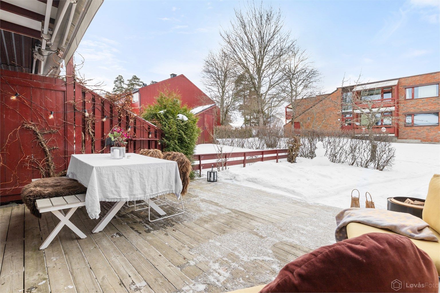 Solrik terrasse og hage