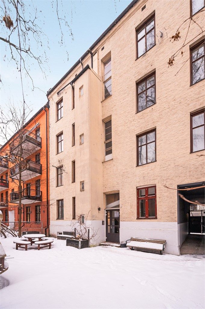 Leiligheten disponerer en kjellerbod på ca. 5,2 m² for ekstra lagring.