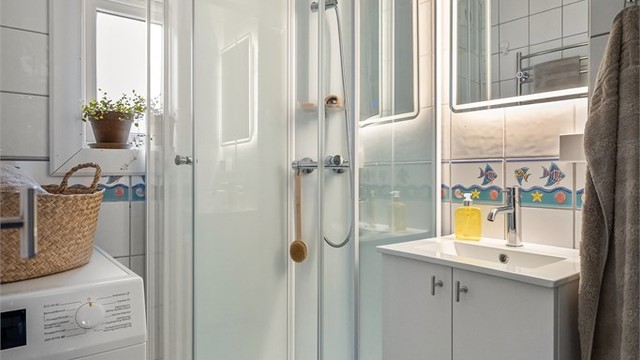 Baderommet er fra midten av 80-tallet og har med bakgrunn i alder fått en helhetsvurdering til TG3