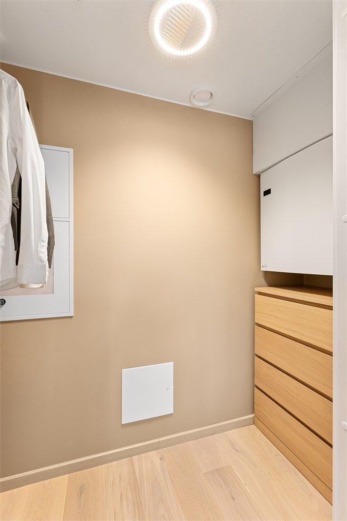 Praktisk bod med gode oppbevaringsmuligheter