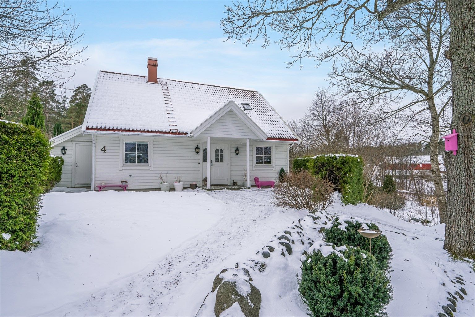 Briskebakken er et rolig, naturskjønn og barnevennlig område med umiddelbar nærhet til vakre turområder.