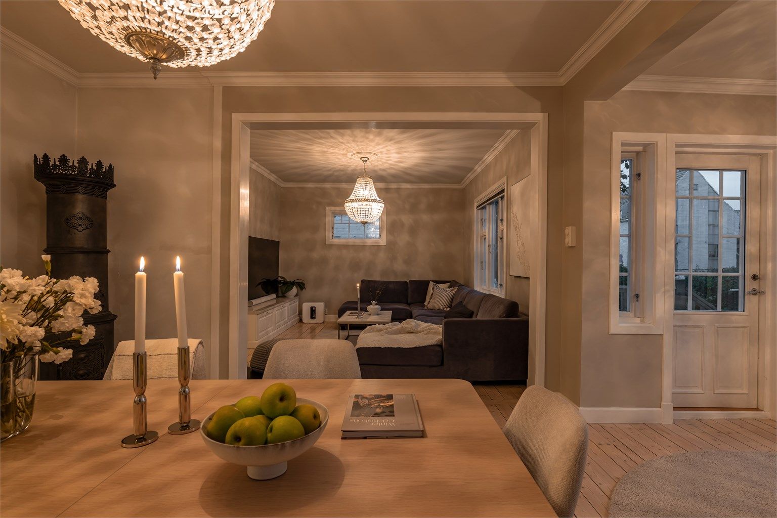 Den inntrukne stuen fungerer godt som sofa-/TV-krok.