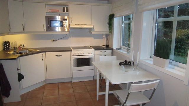 Hybel med romslig kjøkkenkrok