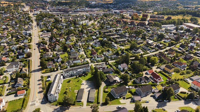 Kort vei til Ski sentrum med togstasjon, kjøpesenter og alle servicetilbud.