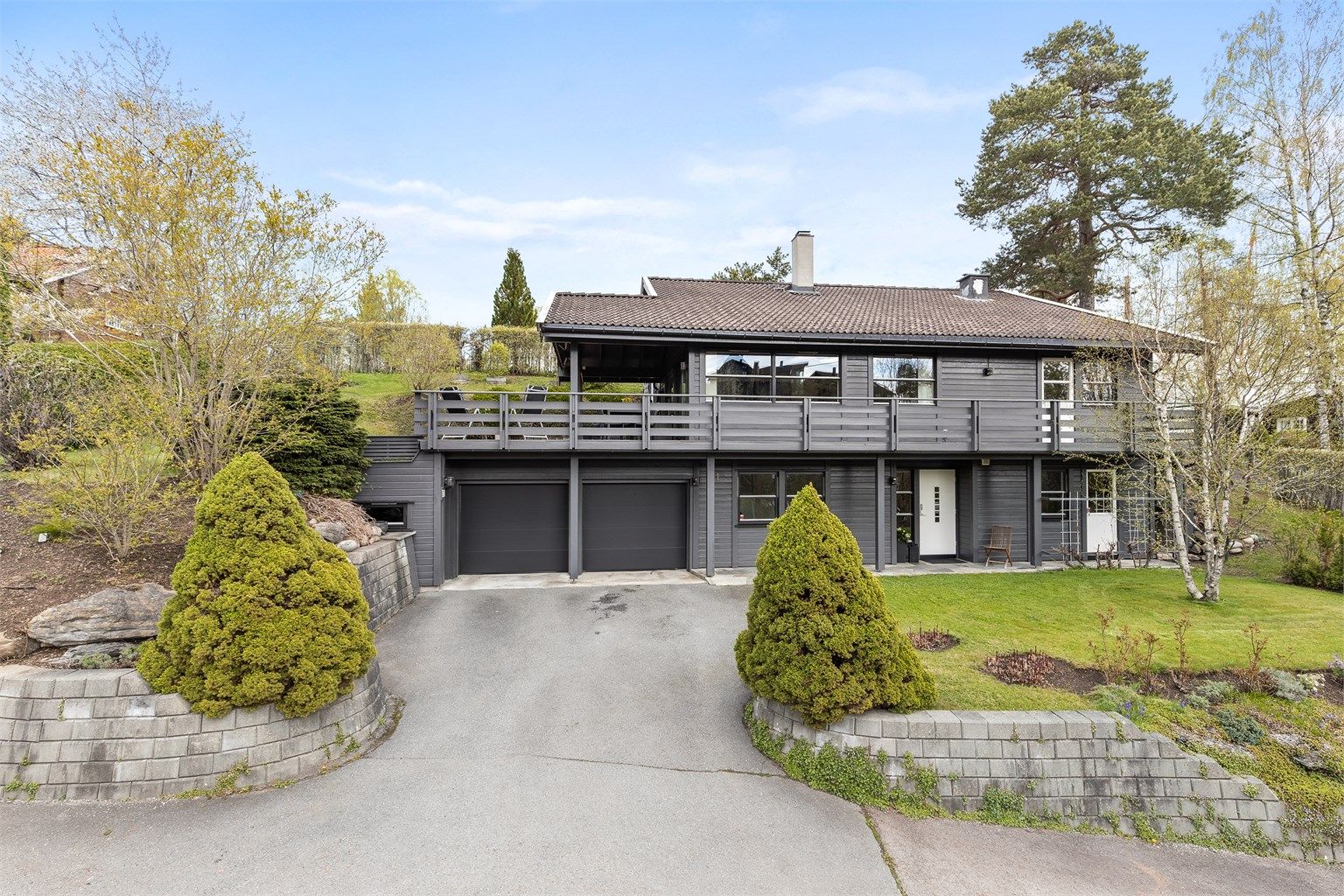 Velkommen til Åsliveien 21, presentert av Terje Tveit i Krogsveen.