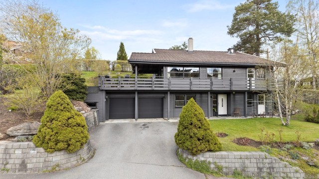 Velkommen til Åsliveien 21, presentert av Terje Tveit i Krogsveen.