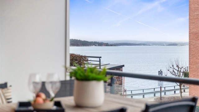 Området byr på flotte rekreasjonsmuligheter, inkludert turstier langs Lysakerelva.