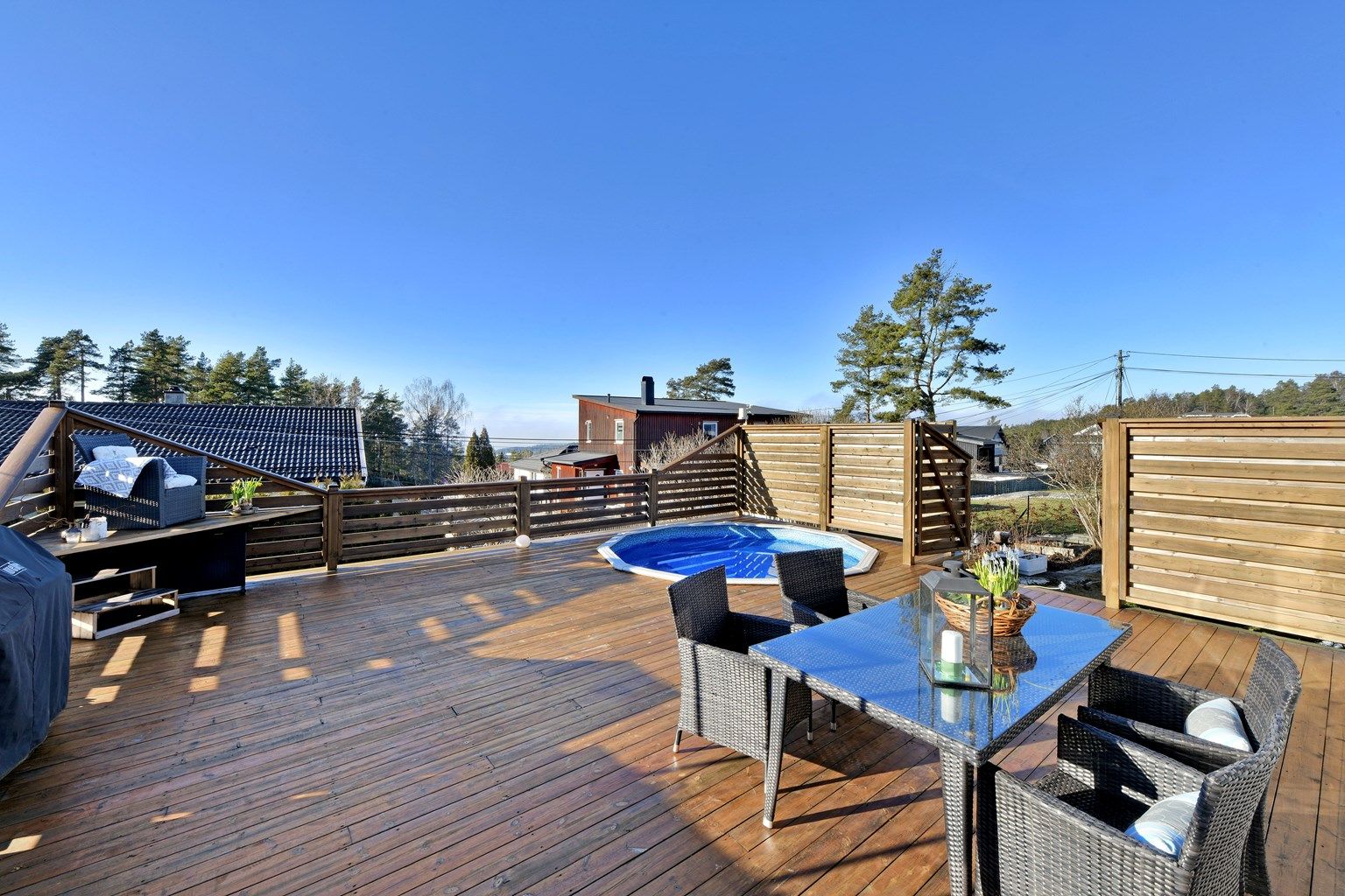 Sebastian Håbesland v/Krogsveen presenterer Skogkanten 6A - enebolig over to plan med svært sentral beliggenhet på Kolbotn