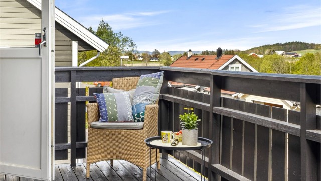 En liten, usjenert krok på terrassen med adkomst fra soverommet i 1. etasje.