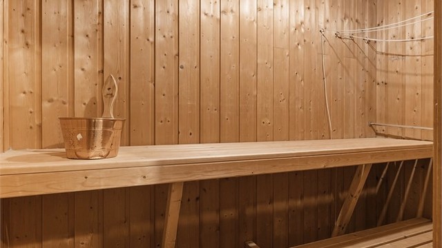 Fra vaskerommet er det direkte tilgang til en egen badstue.