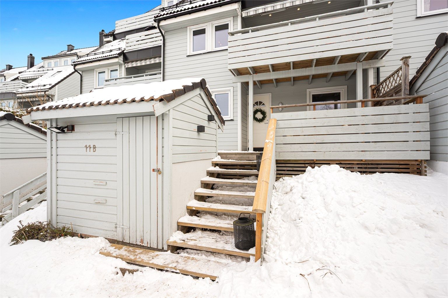 Utvendig bod ved inngangsparti