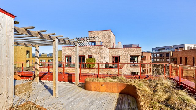 Sameiet har totalt fire felles takterrasser med både utekjøkken, separat toalett og utsikt.