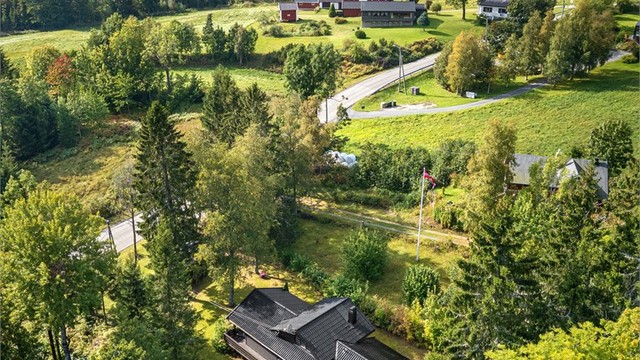 Her bor du tilbaketrukket i rolige omgivelser, samtidig som Konnerud sentrum er bare en kort kjøretur unna.
