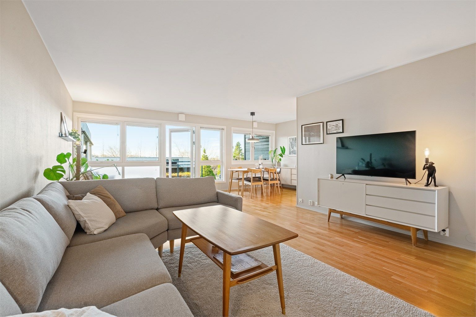 3-roms selveierleilighet m/gjennomgående bra standard, bra planløsning og stor stue. ( Foto: Arve Gravdal ) 