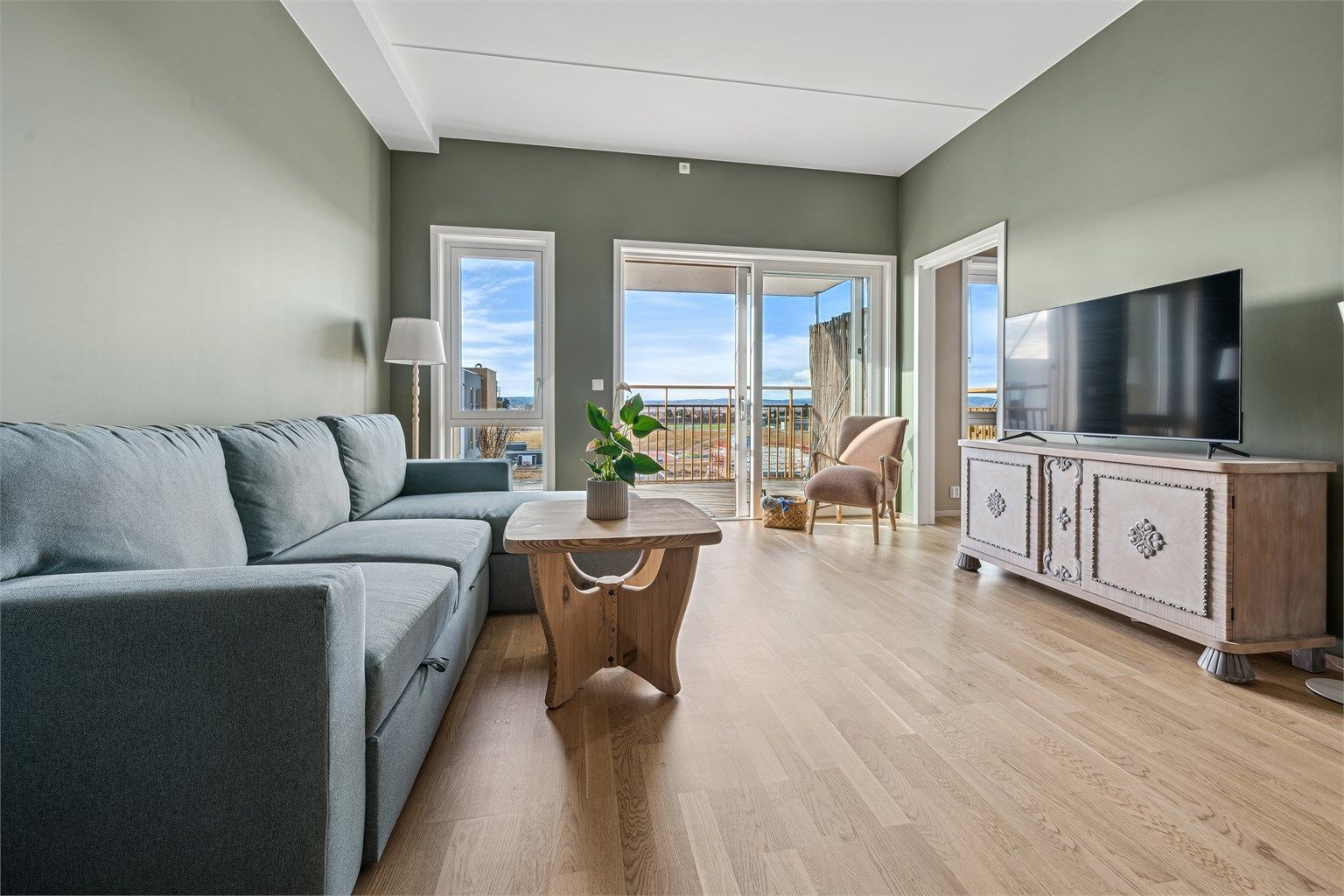 Krogsveen v/ Vegard Gjeisklid presenterer Guri Øverbys veg 26 - En tiltalende og lys 2-roms leilighet sentralt på Kløfta