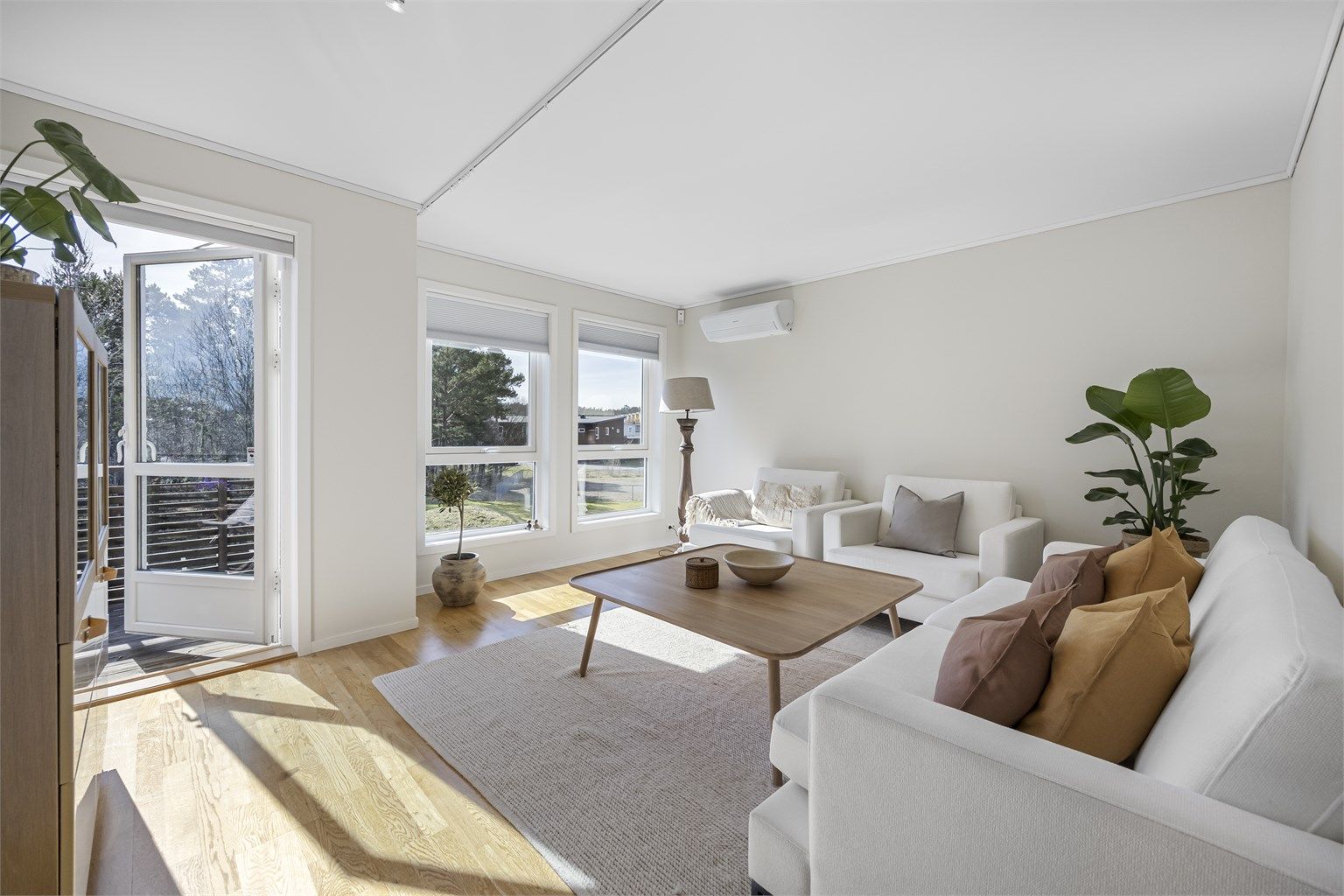 Stuen i andre etasje har utgang til en balkong på 6 m².