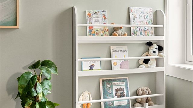 Rommet er lyst og enkelt å møblere etter eget ønske.