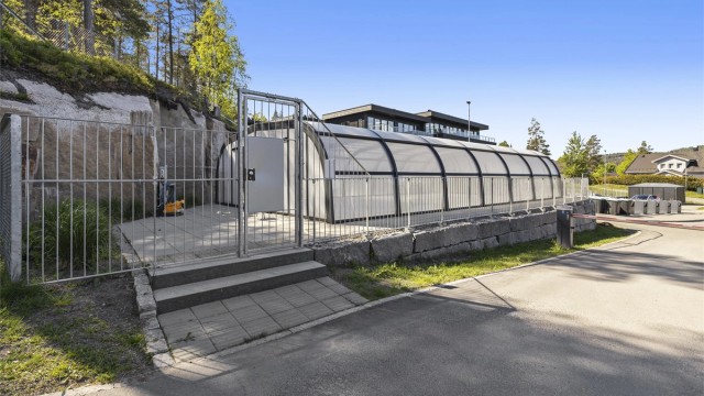 Felles svømmebasseng for sameiet.