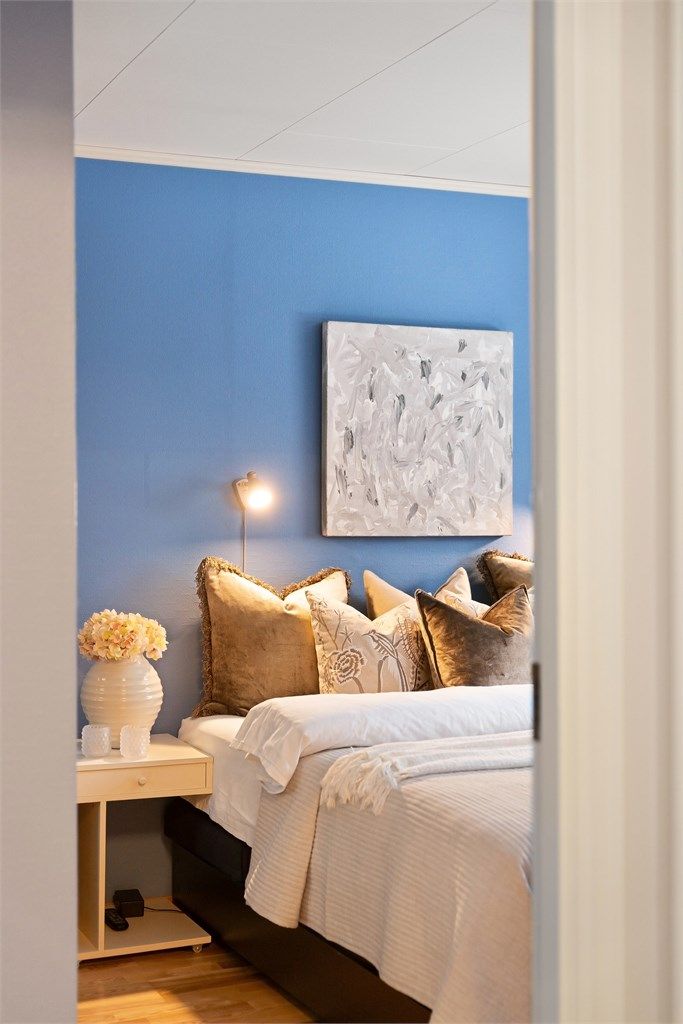 Et lyst og behagelig hovedsoverom.