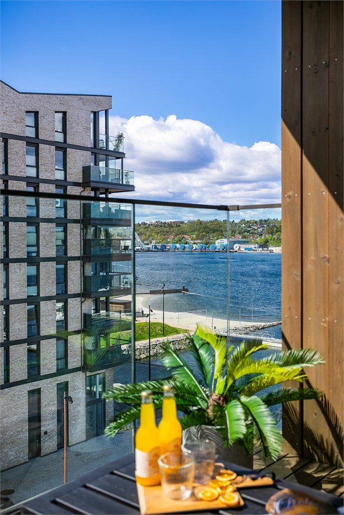 Leiligheten ligger nydelig til ved sjøkanten på Verket Brygge, et idyllisk og attraktivt område i Moss med kort vei til Moss sentrum.