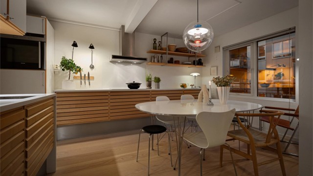 Dette er en populær townhouse-/familieleilighet over 2 plan som har blitt oppgradert på kjøkken, bad, toalettrom og gulv i 2016. Foto: Mats Holst