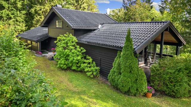 En innholdsrik og romslig enebolig med en naturskjønn beliggenhet.
Foto: Ole Thoresen.