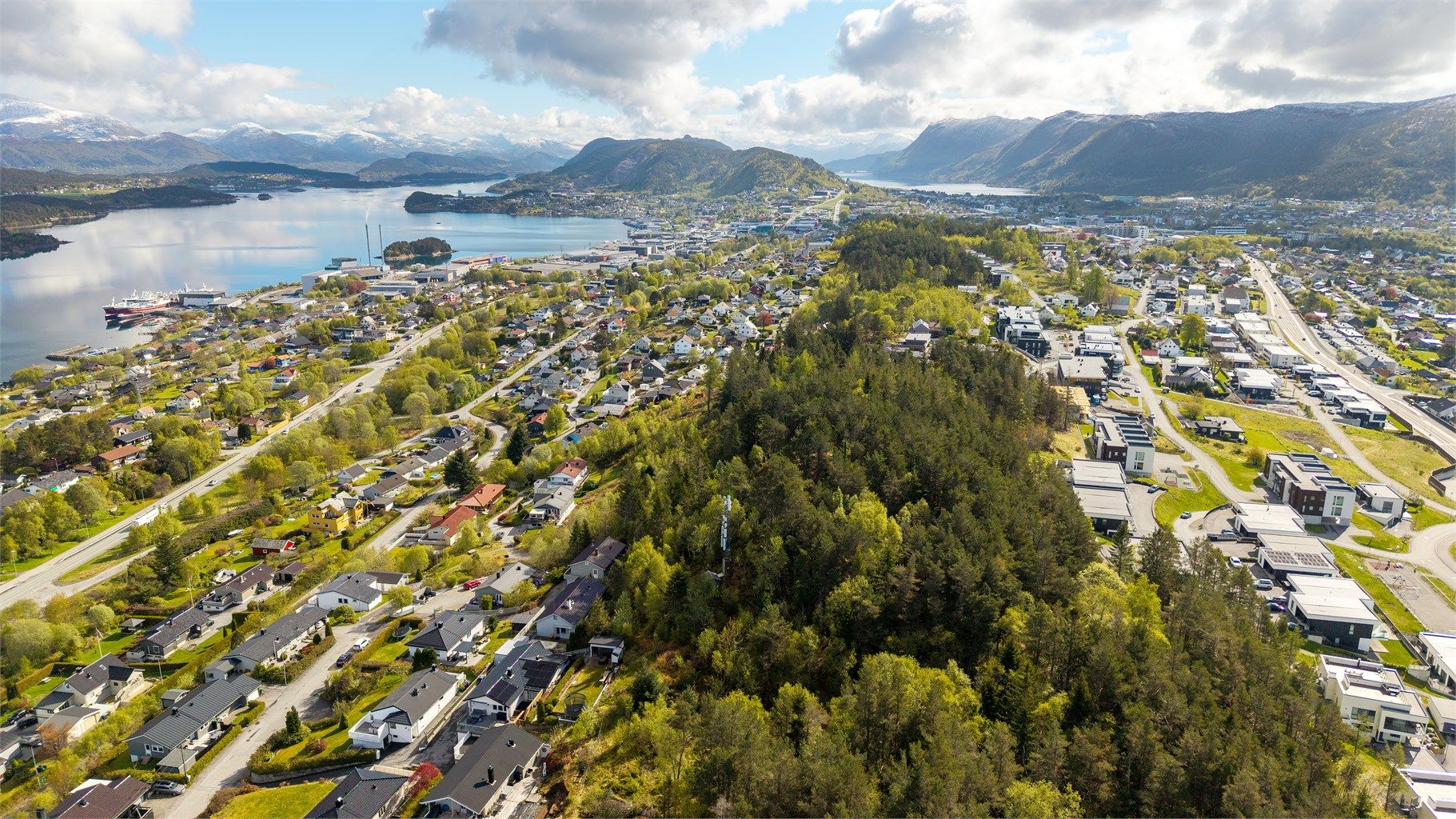 Området byr på flotte tur- og rekreasjonsmuligheter, blant annet på Åsemulen.