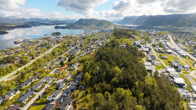 Området byr på flotte tur- og rekreasjonsmuligheter, blant annet på Åsemulen.