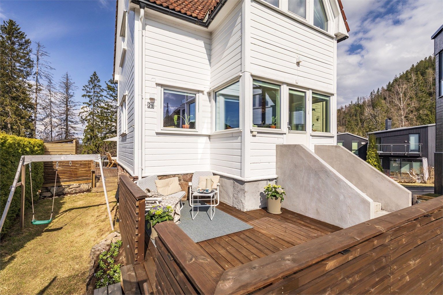 Her har du plass til en koselig sittegruppe hvor du kan sitte og nyte lange sommerkvelder