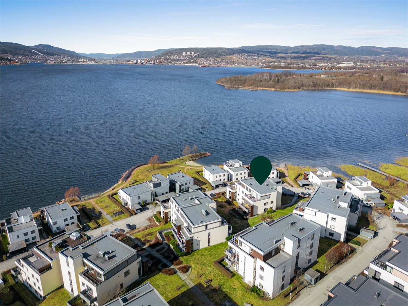 Engersand er et vestvendt og solrikt område med utsikt mot Drammen.