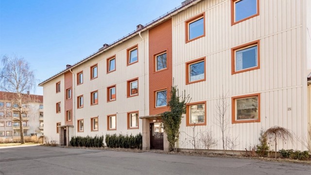 Beliggenheten på Etterstadsletta er tilbaketrukket og fredelig, med lite gjennomgangstrafikk.