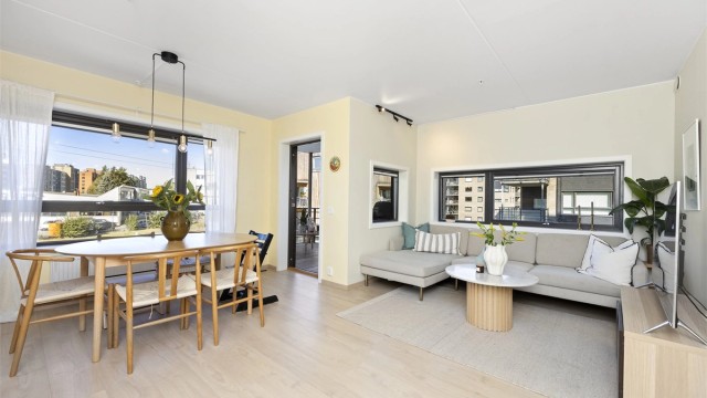 Velkommen til Spireaveien 14 C - presentert av Emir Mekic ved Krogsveen avd. Løren