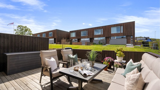 Fine og velholdte fellesområder utenfor boligen.