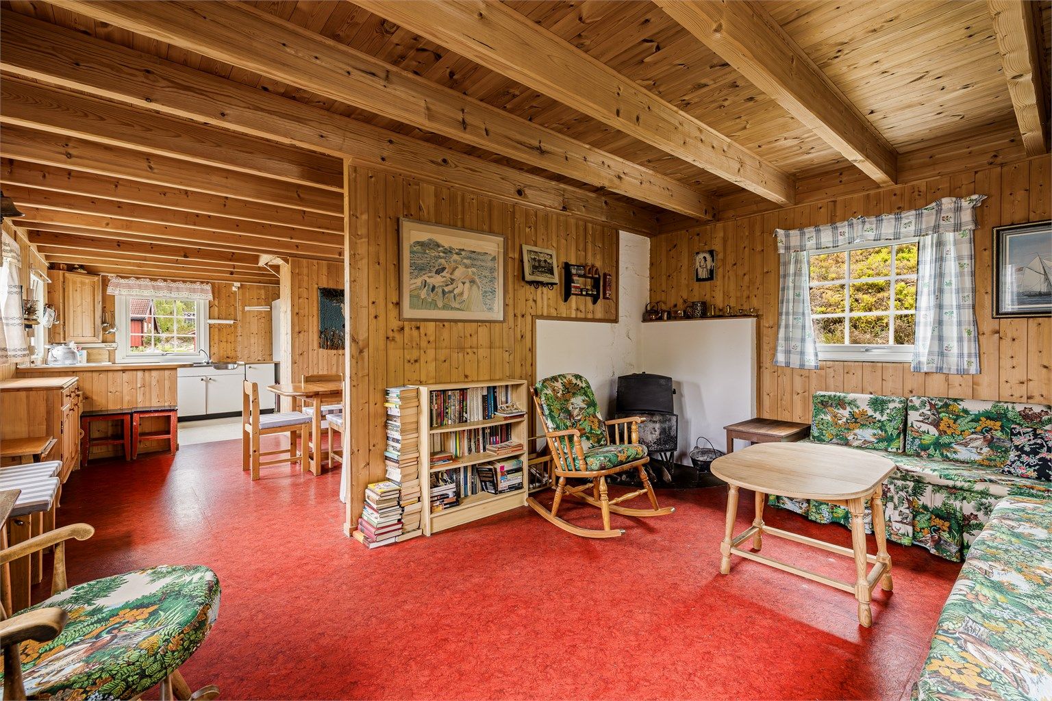 100% sommer på hytta om ligger på Arøy- en kort båttur fra Valle eller Kragerø.