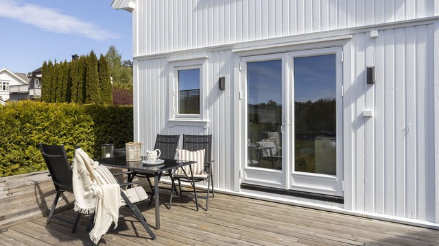 Godt med plass til hagemøbler, og hyggelig stunder med venner.