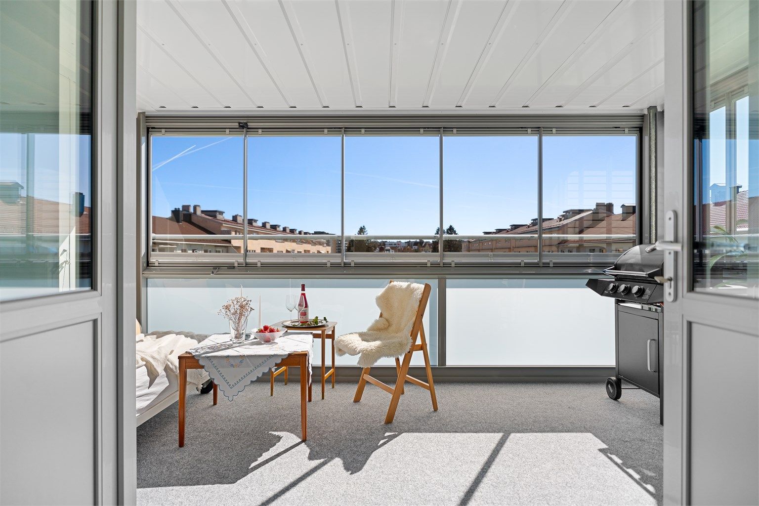 Nydelig beliggenhet med romslig sør-/vestvendt balkong