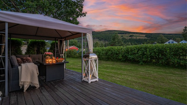 Fra stuen har man adkomst til boligens terrasse.