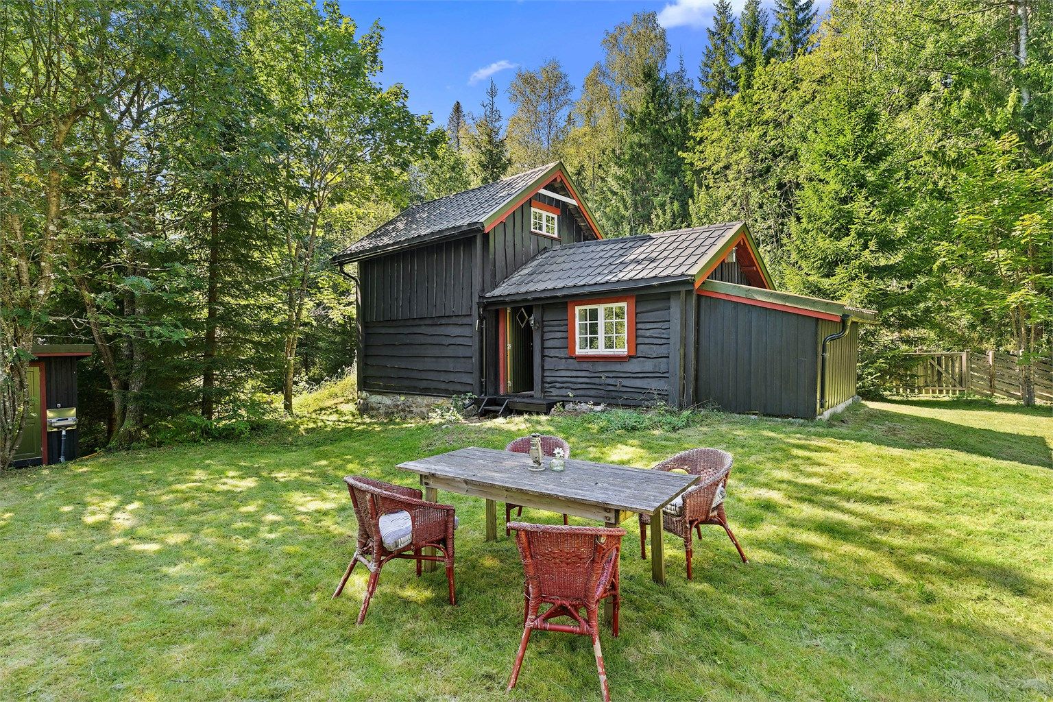 Fasade hytte 2 (Dalbekk setra gnr 10 bnr 19)