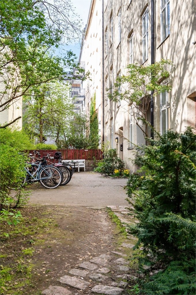 Borettslaget er veldrevet. Kvartalets flotte bakgård er stille og fritt fra biltrafikk.