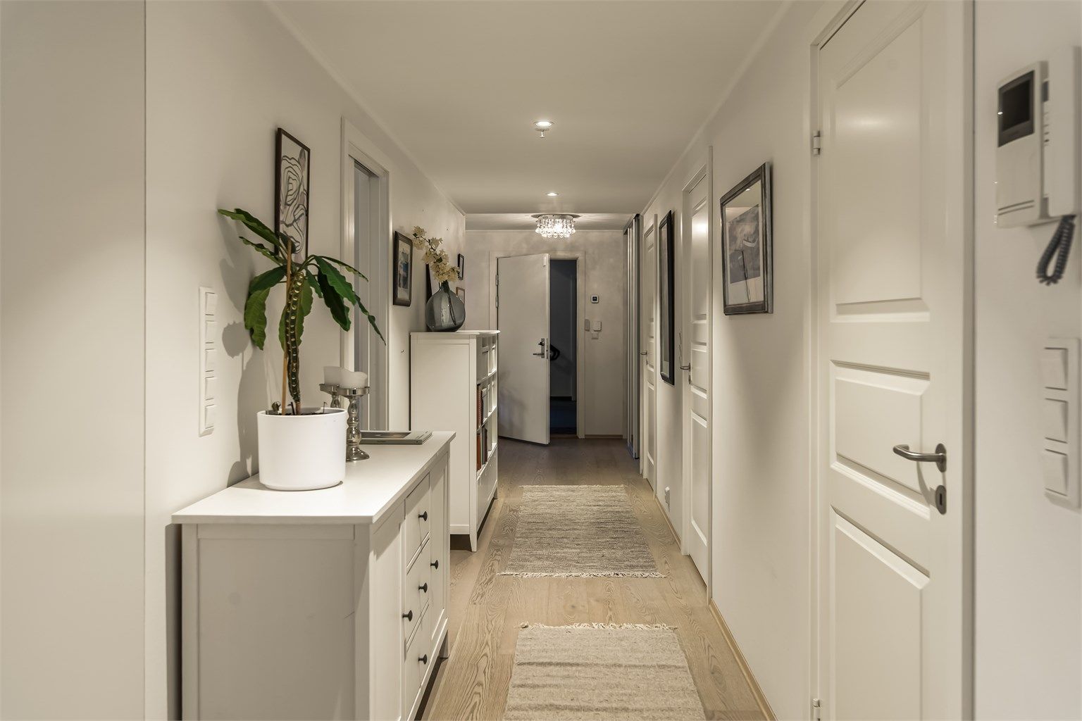 Leiligheten har en fin og funksjonell romløsning