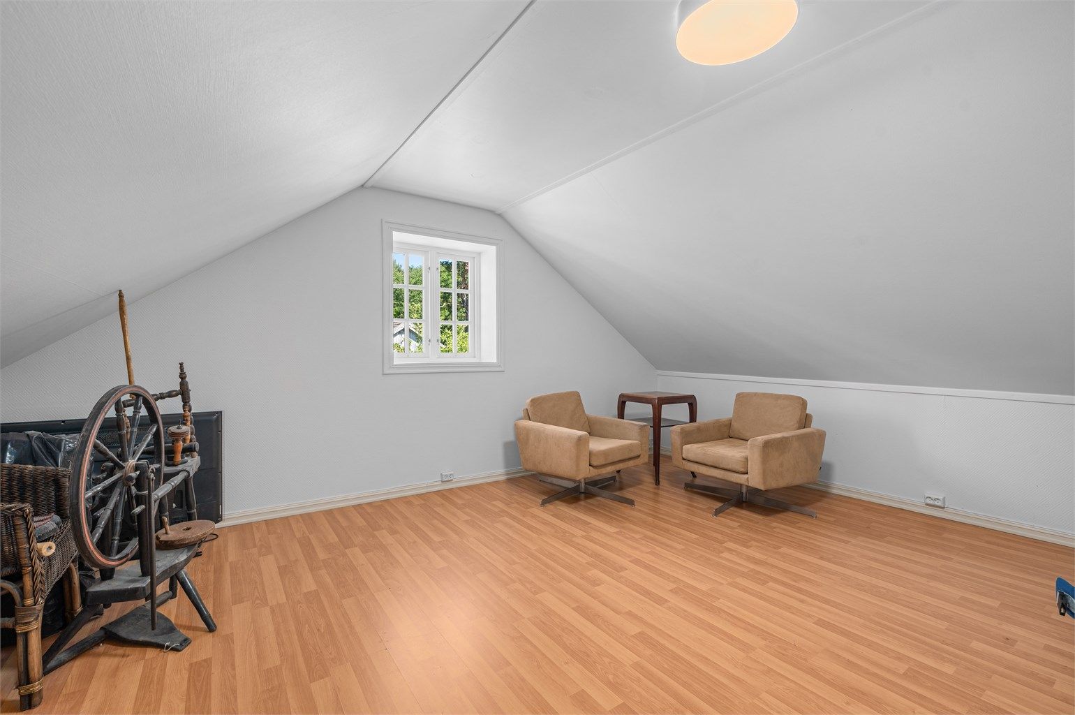 Loft - Tilsvarende rom på andre enden