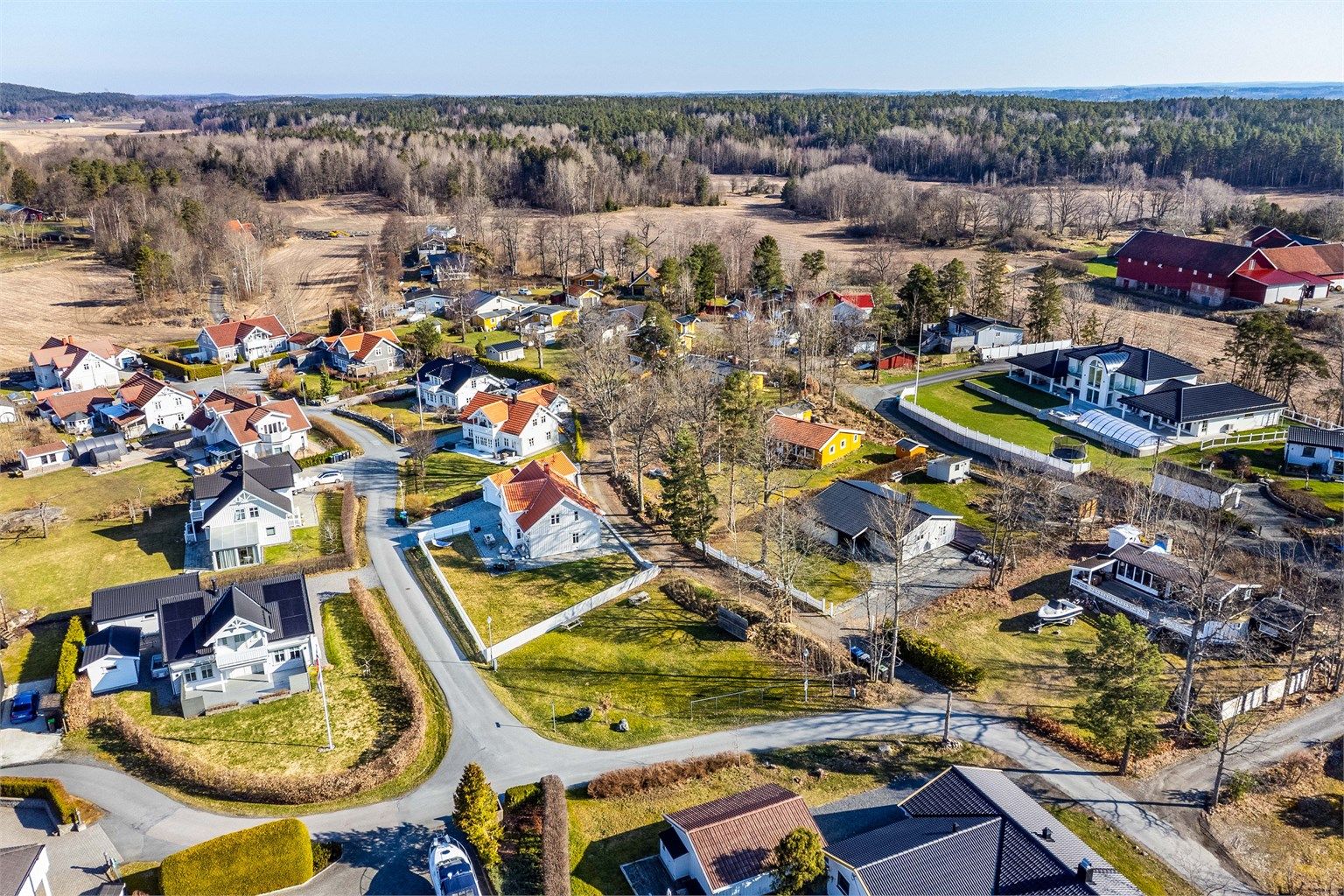 I Grefsrødgrenda er det ingen gjennomgangstrafikk - kun et rolig og barnevennlig miljø. 