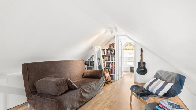 Et fleksibelt areal som gir ekstra plass til lek, hobby eller en tilbaketrukket TV-krok. (Arealet er ikke godkjent for varig opphold.)