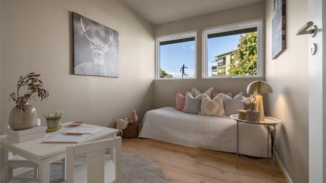 Soverom III - også med god plass til seng, garderobe og skrivebord. Det minste soverommet, for det siste tilskuddet i familien? Eller hjemmekontor?