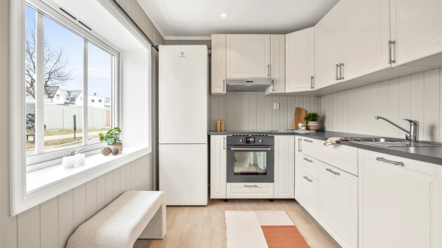 Lys og innbydende 2-roms eierleilighet/halvpart av horisontaldelt tomannsbolig i 1. etasje.
Foto: Stine Jørgens Prøitz