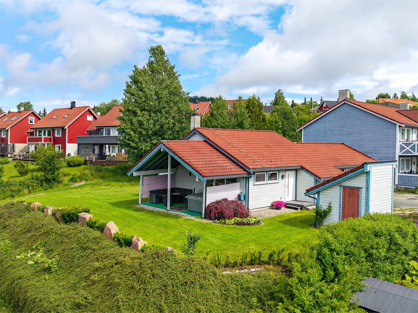 Krogsveen v/Christopher Sand ønsker velkommen til Røssekleiv 27