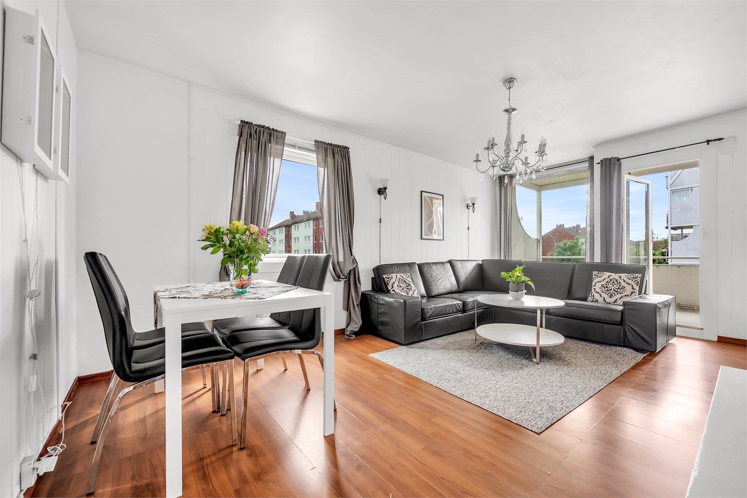 Velkommen til denne endeleiligheten i Vetlandsfaret 16B!